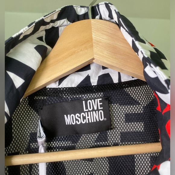 Love Mochino - Wind Jacket - Picture 2 of 8